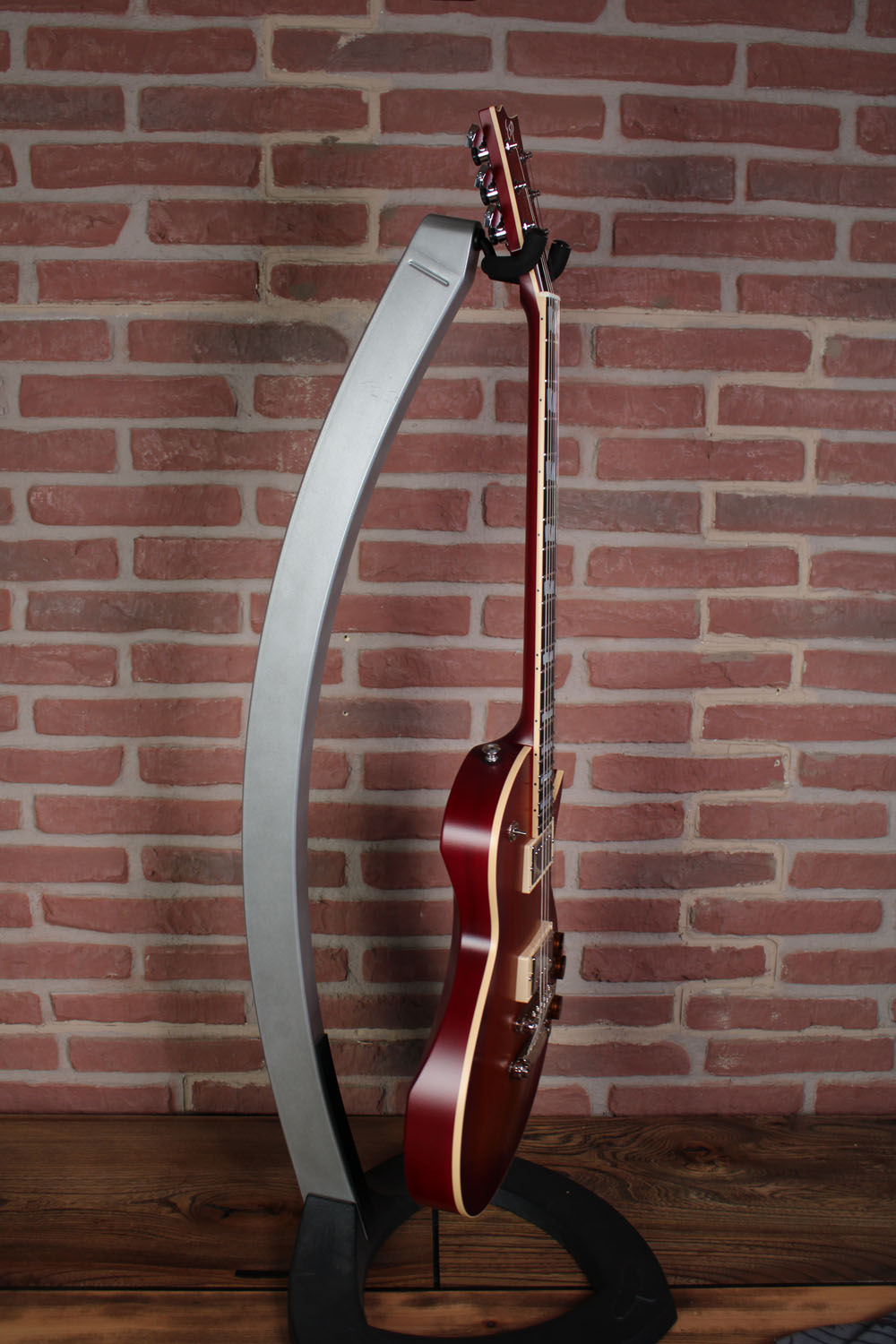 USA Eclipse Open  Grain Amber Cherry Sunburst